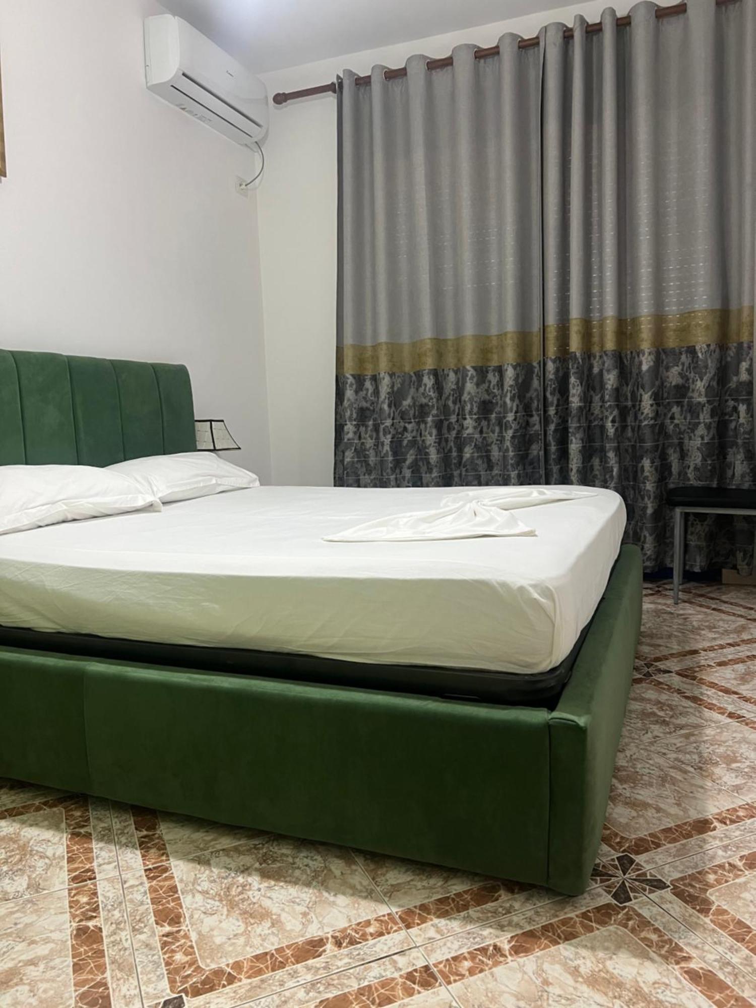 Appartamento Martin Ferraj Riviera Vlorë Esterno foto